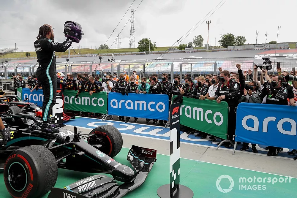 Race winner Lewis Hamilton, Mercedes-AMG Petronas F1 celebrates in Parc Ferme   