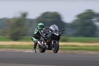 Nuevo r&eacute;cord Guinness de ir arrastrado por una motocicleta