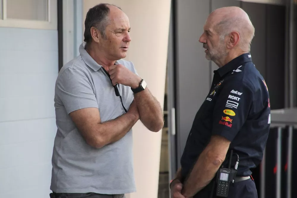 Gerhard Berger with Adrian Newey, Chief Technology Officer, Red Bull Racing