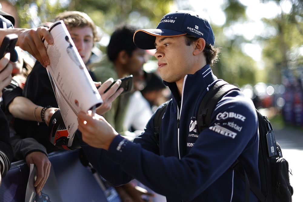 Nyck de Vries, Scuderia AlphaTauri com os fãs