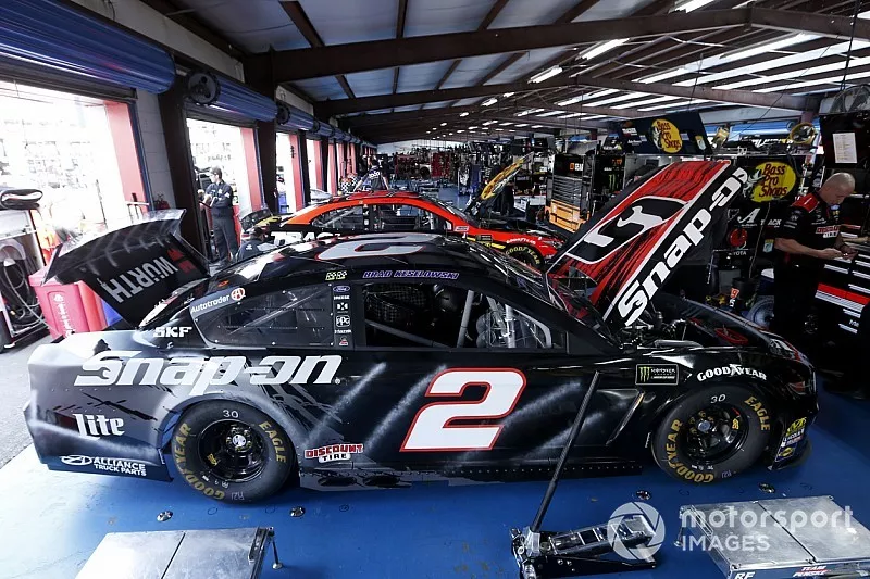 Brad Keselowski, Team Penske, Ford Mustang Snap on