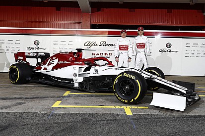 Alfa Romeo unveils 2019 F1 car in racing livery