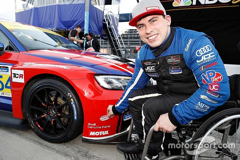 Il paraplegico Johnson è un fulmine e regala la pole position TCR alla JDC-Miller Motorsport a Daytona