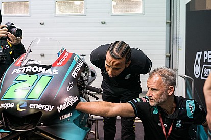 Хэмилтон рассказал о планах провести тесты в MotoGP