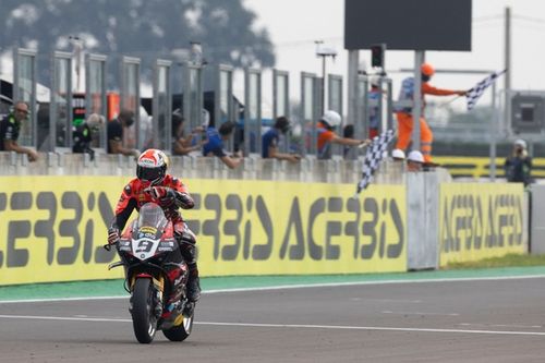 WSBK Cremona: Petrucci consigue el triplete, Toprak sigue l&iacute;der y podio de Bautista