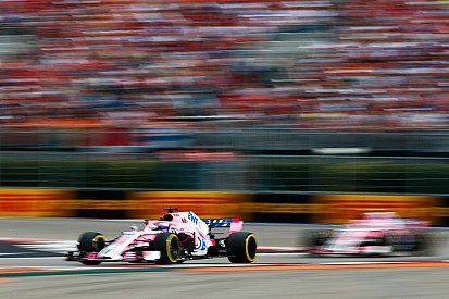 Ocon nem örült annak, hogy helyet kellett cserélnie Pérezzel