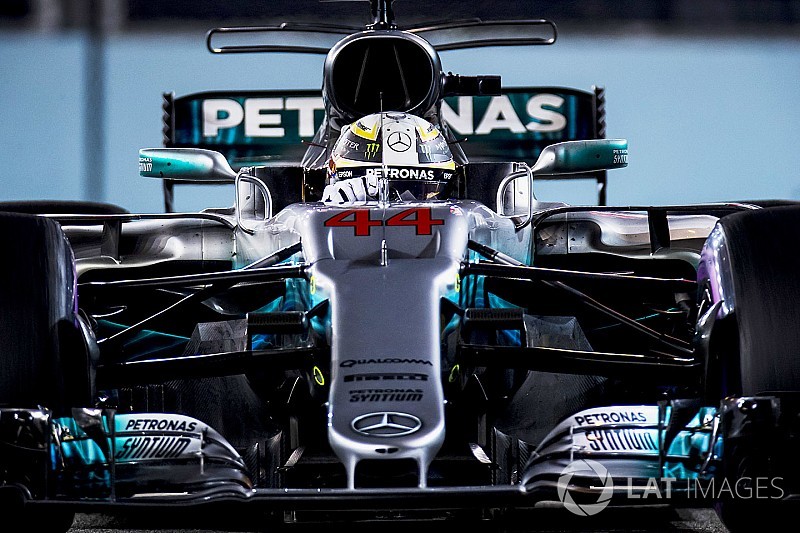 Hamilton már 7 leggyorsabb körnél jár a 2017-es szezonban: a szingapúri onboard