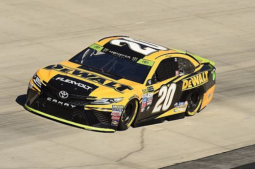 Kenseth lidera la primera práctica en Dover
