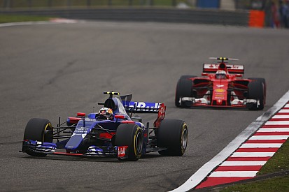 Sainz : L'écart avec les top teams est "une blague"