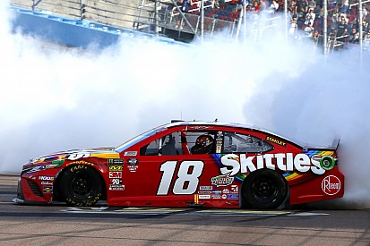 Kyle Busch supera a Truex y llega a 199 victorias