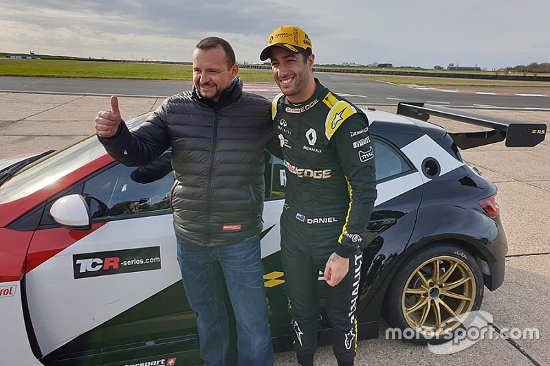 Daniel Ricciardo a testé la Renault Mégane TCR du Vuković Motorsport