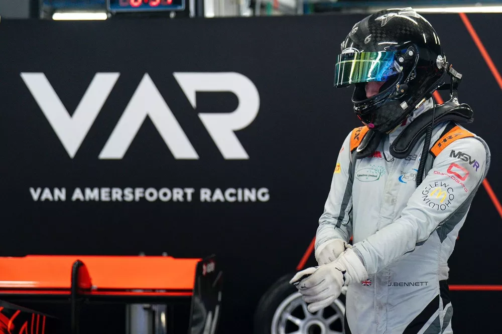 John Bennett, Van Amersfoort Racing