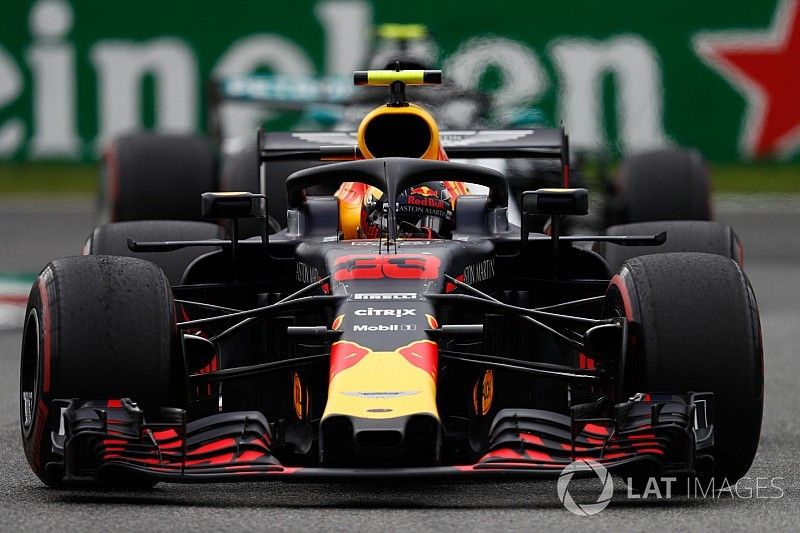 Max Verstappen, Red Bull Racing RB14 Tag Heuer,  Valtteri Bottas, Mercedes AMG F1 W09