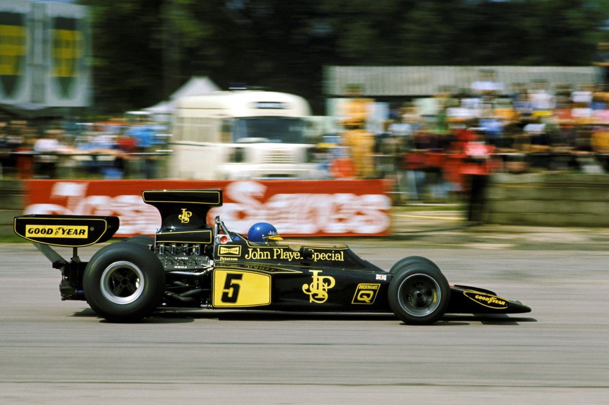 https://cdn-3.motorsport.com/images/amp/6zQ9vQpY/s6/ronnie-peterson-lotus-72e.jpg