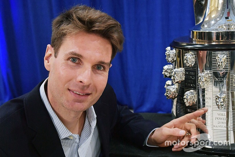 Indy 500 winner Power unveils image on Borg-Warner Trophy