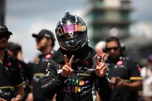Wallace segura Larson, vence em Indianápolis e garante vaga nos playoffs da NASCAR Cup Series