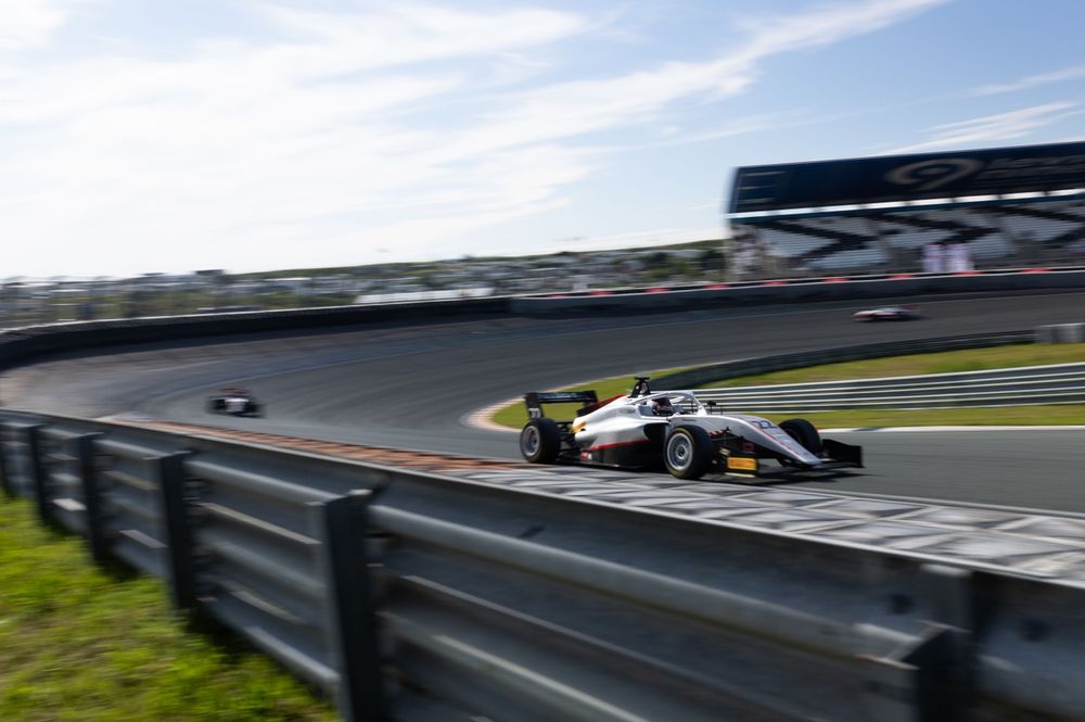 Tymoteusz Kucharczyk, HitechGP