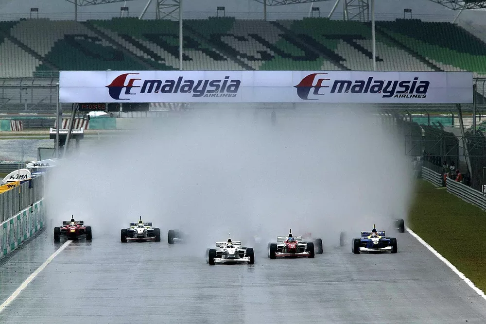 Andre Lotterer, PIAA Nakajima leads the field at the start