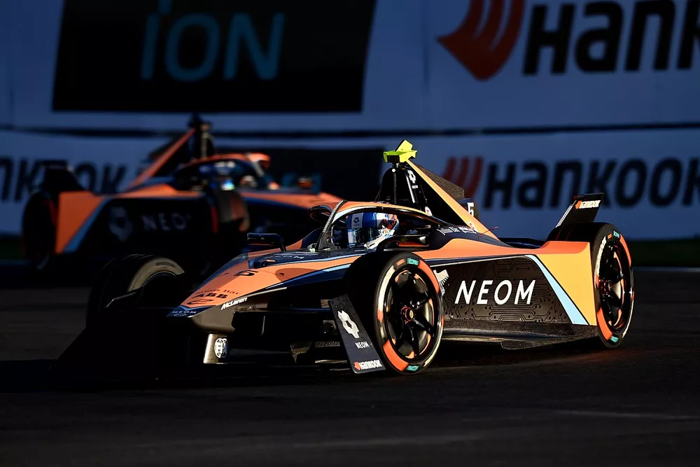 Jake Hughes, McLaren, Nissan e-4ORCE 04
