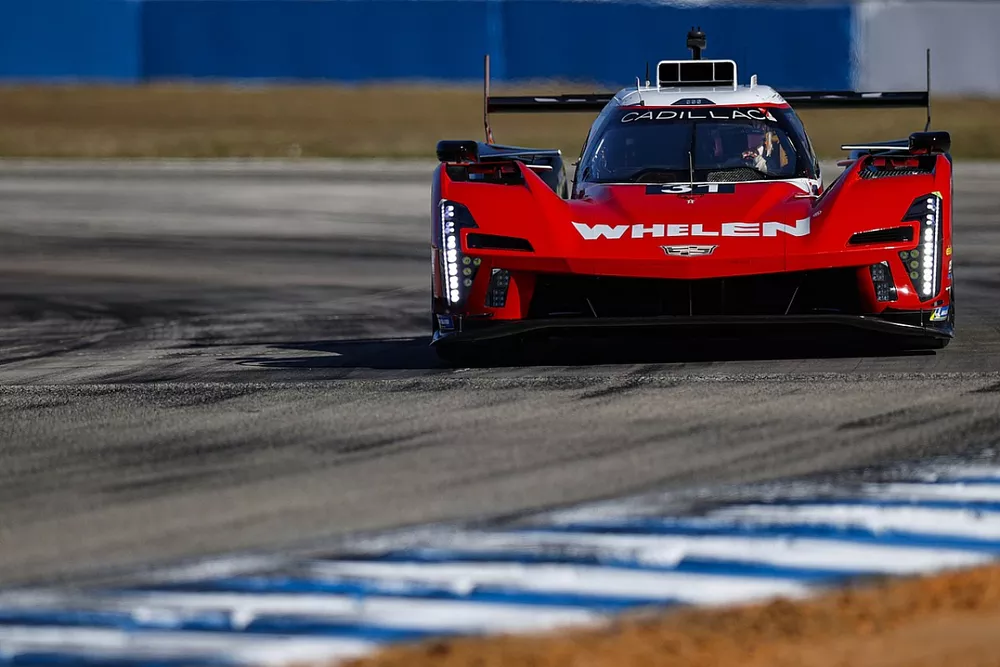 #31 Whelen Engineering Cadillac Racing Cadillac V- Series.R: Pipo Derani, Alexander Sims, Jack Aitken
