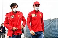 Ferrari: Leclerc/Sainz começarão 2022 em igualdade, sem preferência a um ou outro