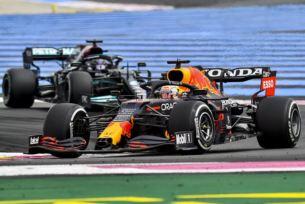 Max Verstappen, Red Bull Racing RB16B, Lewis Hamilton, Mercedes W12