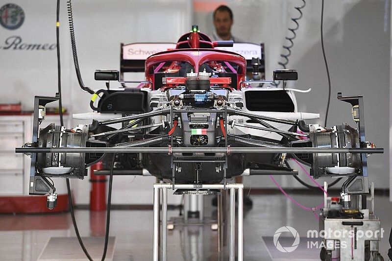 Front suspension of Alfa Romeo Racing C38 