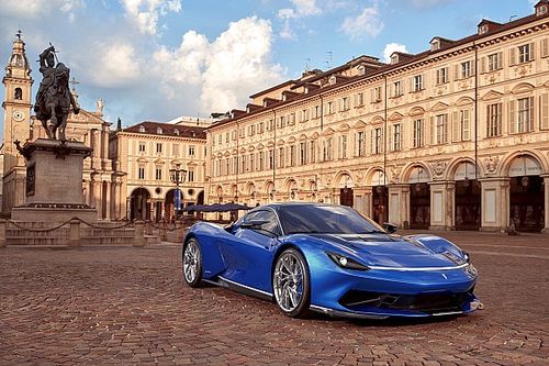 El Pininfarina Battista llegó renovado al Auto Show de Turín