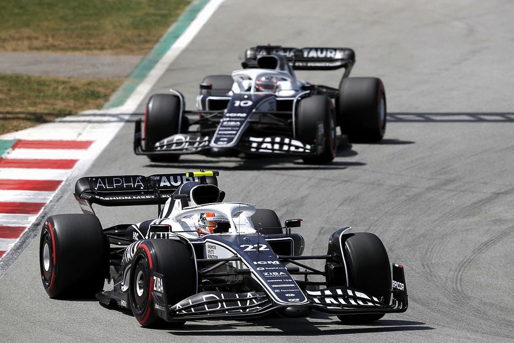 Yuki Tsunoda, AlphaTauri AT03, Pierre Gasly, AlphaTauri AT03 