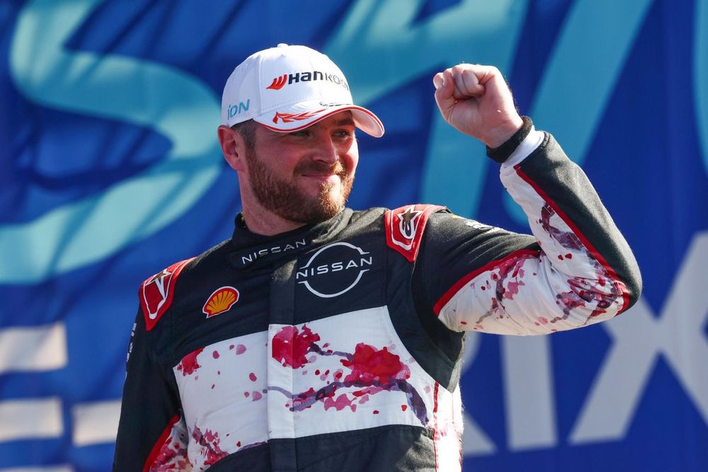 Podio: segundo lugar Oliver Rowland, Nissan Formula E Team