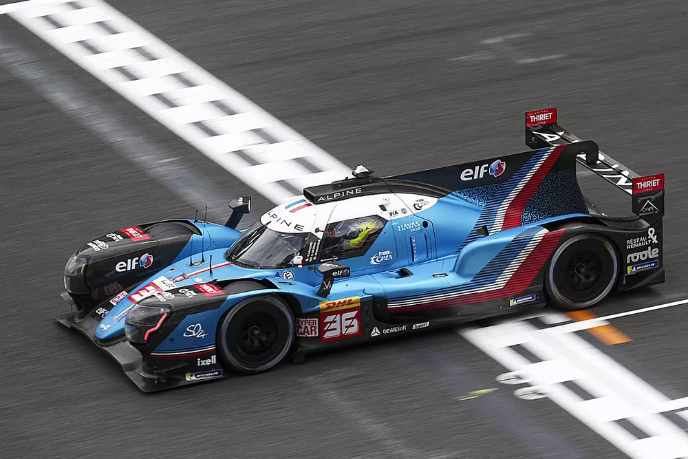 #36 Alpine Elf Team Alpine A480 - Gibson of Andre Negrao, Nicolas Lapierre, Matthieu Vaxiviere

