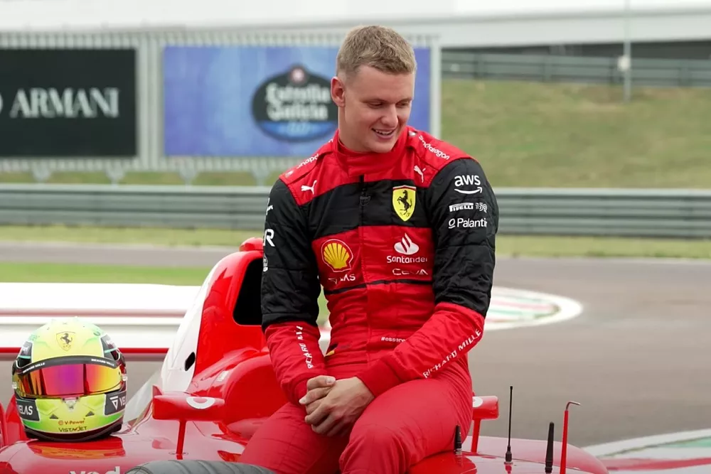 Mick Schumacher prueba el Ferrari de F1 de su padre Michael