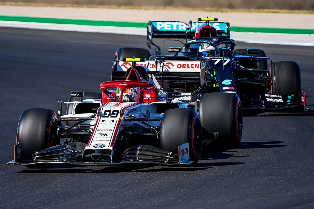 Antonio Giovinazzi, Alfa Romeo Racing C39, Valtteri Bottas, Mercedes F1 W11