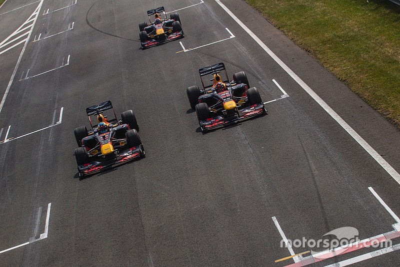 Galeri: Verstappen ve Ricciardo, Zandvoort'ta Jumbo etkinliğine katıldı