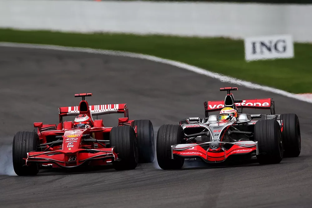Kimi Raikkonen, Ferrari F2008, Lewis Hamilton, McLaren Mercedes MP4/23