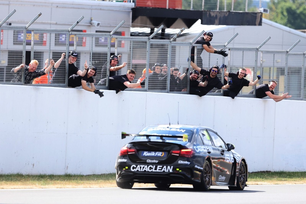 BTCC Donington Park: Morgan beats Sutton in opener