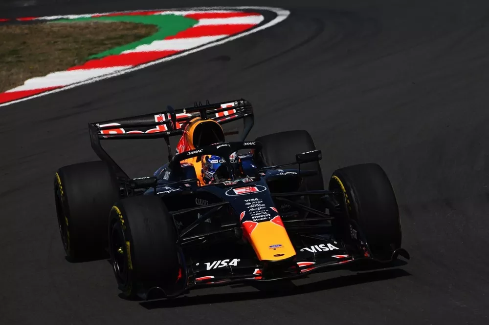 フェルスタッペン、1.7秒遅れの”大惨事”「グリップもバランスもダメ