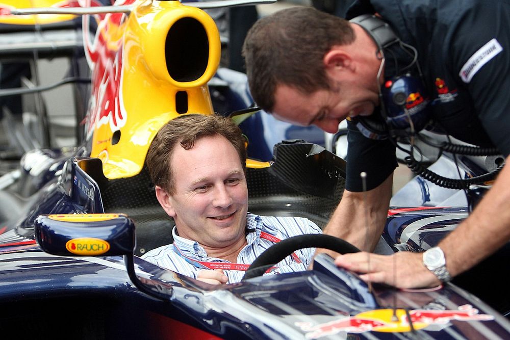 Christian Horner during a Red Bull Racing pit stop practice