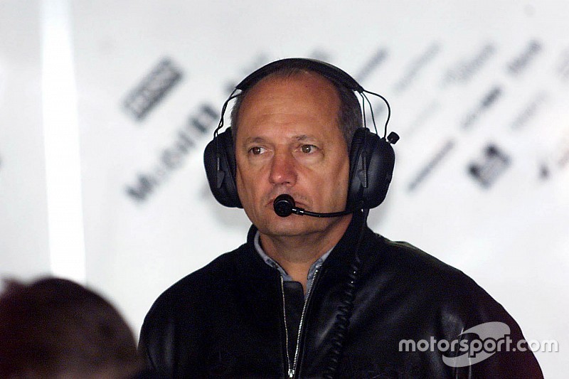 Panis sufrió en McLaren con las