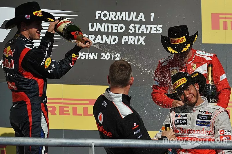 Podium: le vainqueur Lewis Hamilton, McLaren Mercedes, deuxi&egrave;me place Sebastian Vettel, Red Bull Racing, troisi&egrave;me place Fernando Alonso, Ferrari