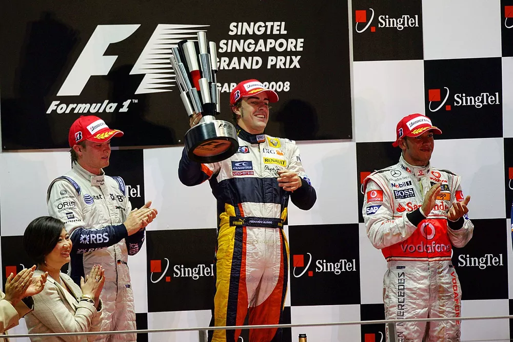 Nico Rosberg, Williams FW30 Toyota, Fernando Alonso, Renault R28, y Lewis Hamilton, McLaren MP4-23 Mercedes
