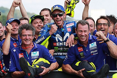 Masalah akselerasi belum tuntas, teknisi Yamaha hindari Rossi