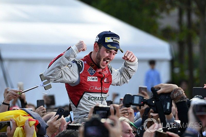 Race winner Daniel Abt, Audi Sport ABT Schaeffler celebrates victory