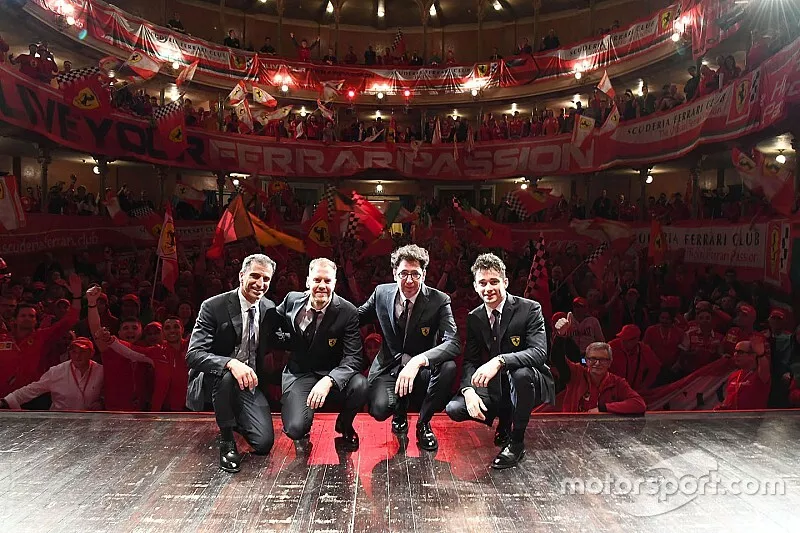 Sebastian Vettel, Charles Leclerc, Marc Gene et Mattia Binotto, directeur de Ferrari 