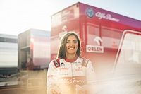 Tatiana Calder&oacute;n sigue como piloto de pruebas de Alfa Romeo
