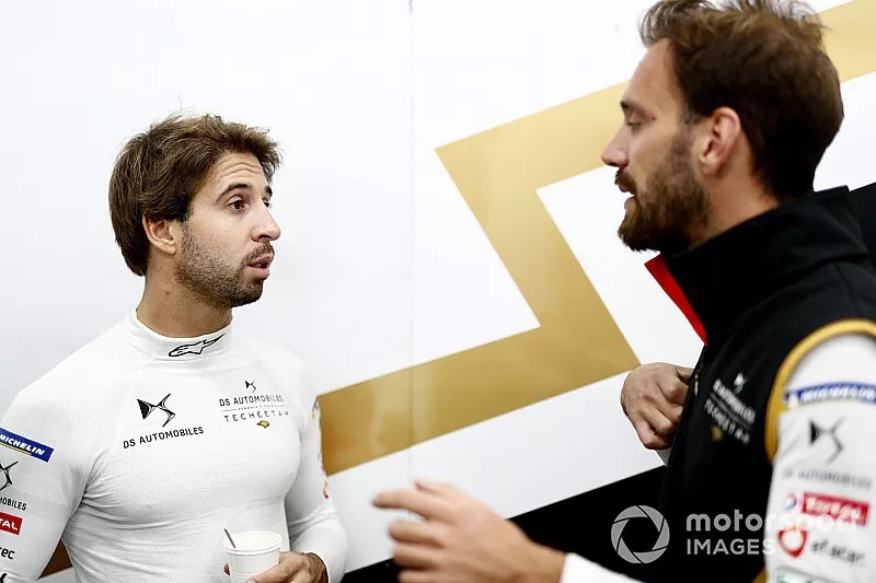 Antonio Felix da Costa, DS Techeetah discute avec son co&eacute;quipier Jean-Eric Vergne, DS TECHEETAH