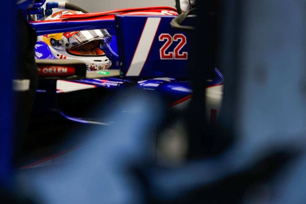 Yuki Tsunoda, Visa Cash App RB F1 Team, in the garage