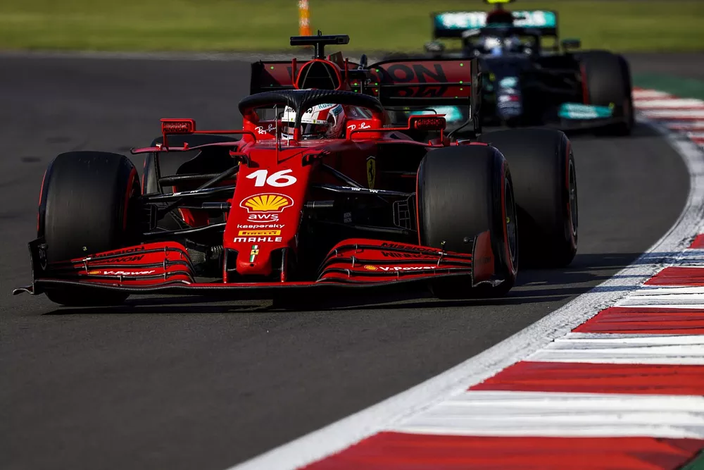 Charles Leclerc, Ferrari SF21, Valtteri Bottas, Mercedes W12