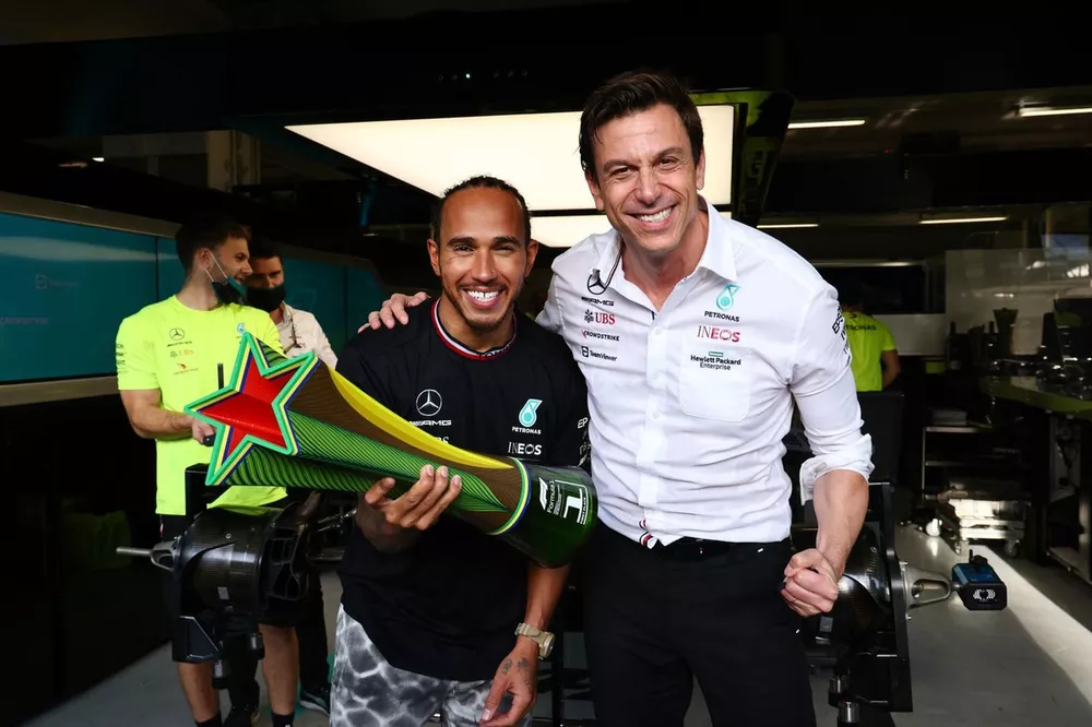 Lewis Hamilton, Mercedes, en Toto Wolff, teambaas en CEO, Mercedes AMG