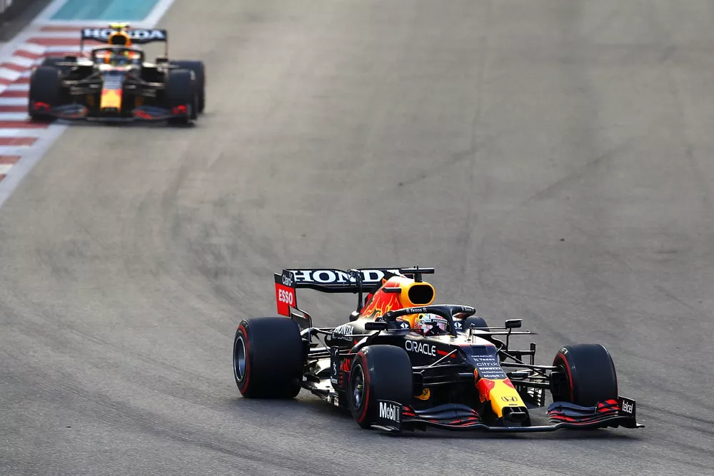 Max Verstappen, Red Bull Racing RB16B, Sergio Perez, Red Bull Racing RB16B